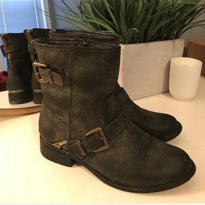 Black Distressed Buckle Boots